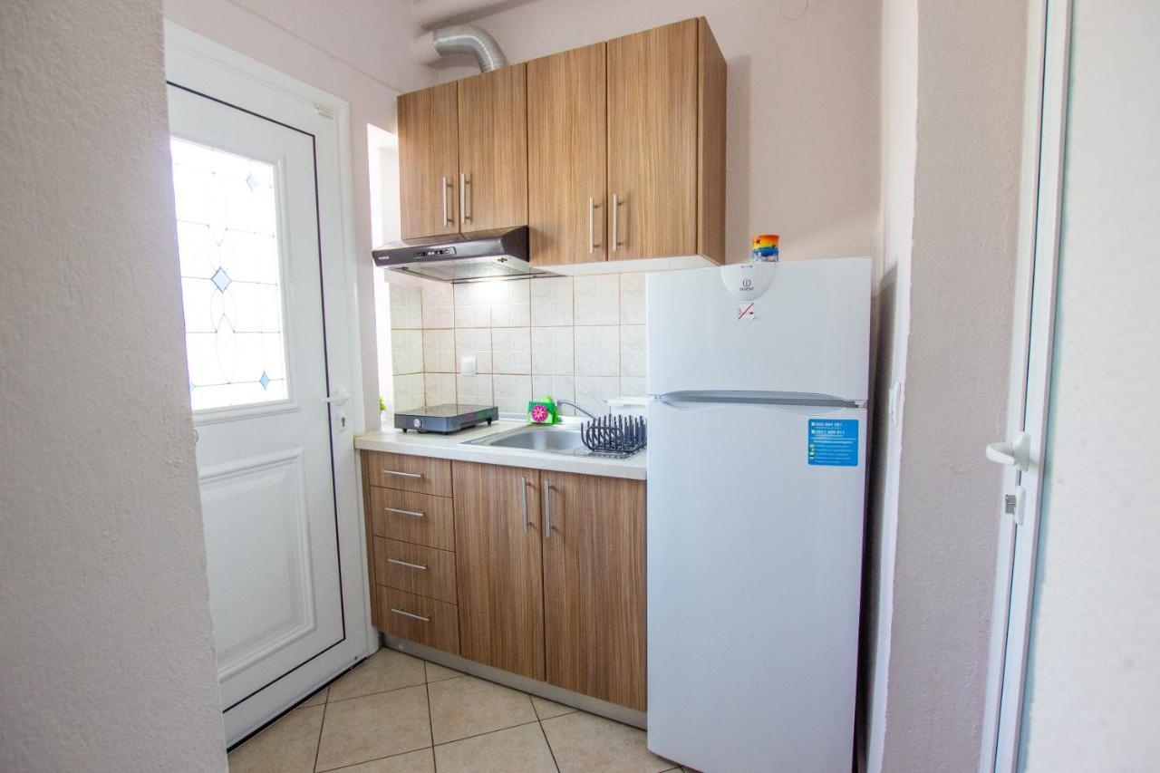 Vordos Rooms Vrasná Екстериор снимка