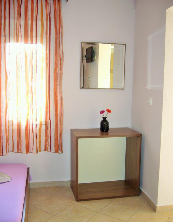 Vordos Rooms Vrasná Екстериор снимка