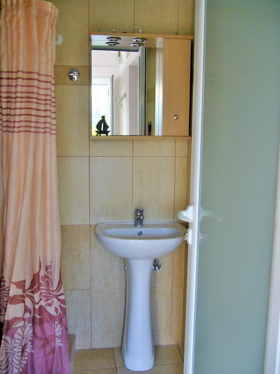 Vordos Rooms Vrasná Екстериор снимка